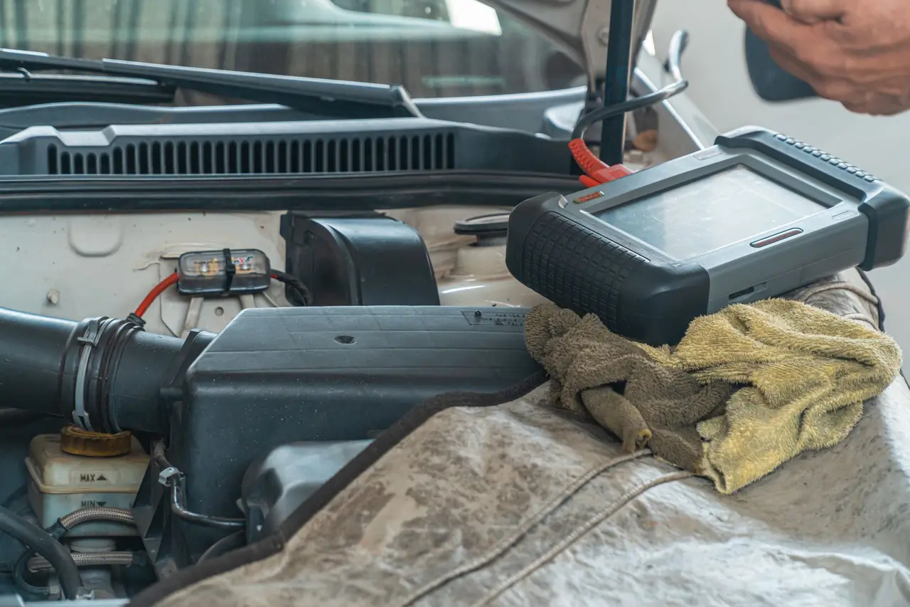 Automotive AC Refrigerant Leak Repair